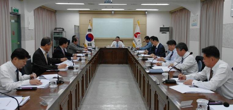 2012년 5월3일 목요일, 본사 지하 회의실에서 출자회사 사장단회의 모습